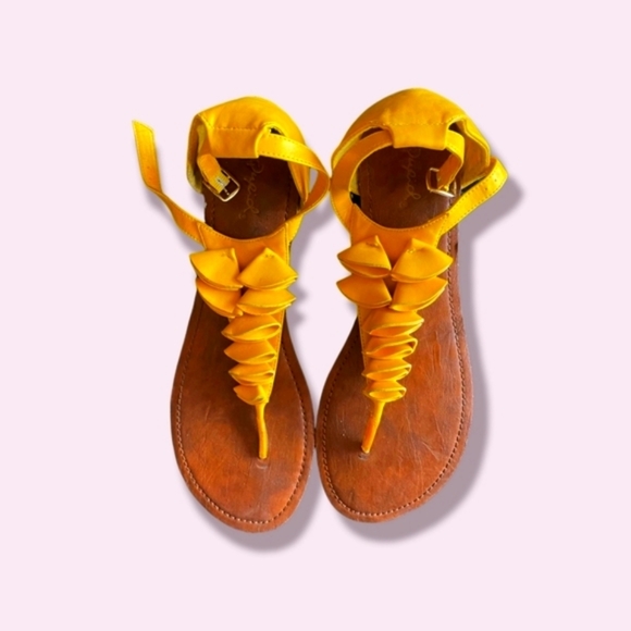 Shoes - Summer ruffle strappy sandal